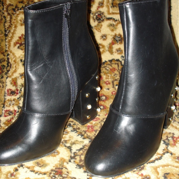 Boot - Picture 2 of 3